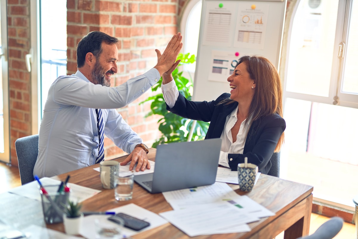Estrategia, creatividad y ejecución en un solo equipo
